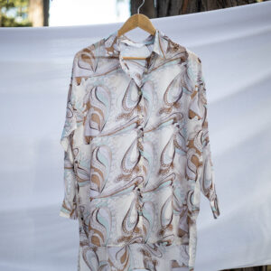 On the picture you can see the blouse España for women made in Cusco Peru by moonatics conceptstore.