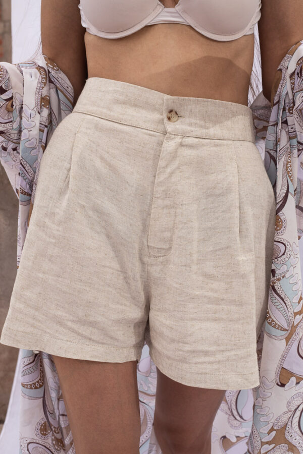 On the picture you can see the short spring made in Cusco Peru by moonatics conceptstore.